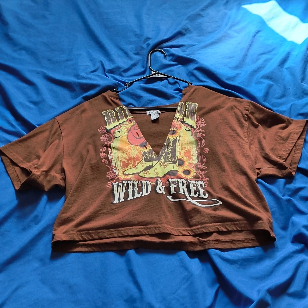 Rue21 Brown Short Sleeve Tee Wild & Free